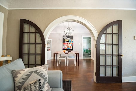 TV, fireplace. Spacious Home with Big Backyard
