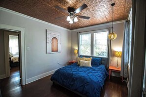 3 bedrooms, desk, iron/ironing board, travel crib - Spacious Home with Big Backyard (Little Rock)