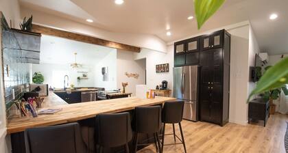 The Midtown Modern Maximalist 4BD 3Bath