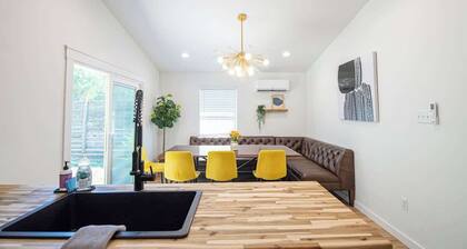 The Midtown Modern Maximalist - 4BD/3Bath