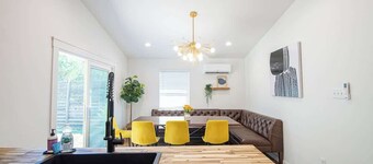 The Midtown Modern Maximalist - 4BD/3Bath