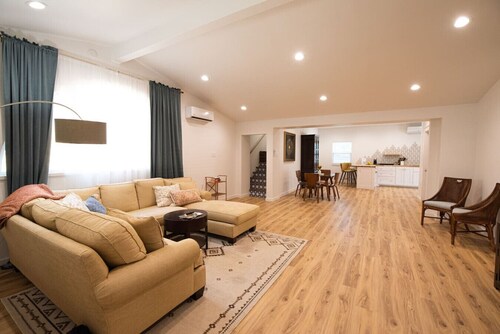 Art Deco Dream with King Bed