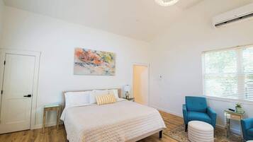 Iron/ironing board, travel crib, WiFi, bed sheets