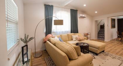 Art Deco Dream with King Bed