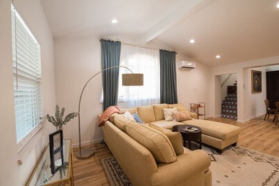 Art Deco Dream with King Bed