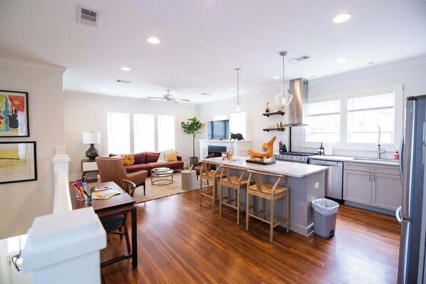 TV, fireplace, offices