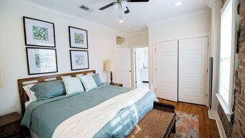 2 bedrooms, iron/ironing board, WiFi, bed sheets