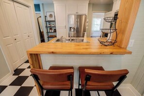 Private kitchen - Perfectly Located 3BD in Historic Park Hill (North Little Rock)