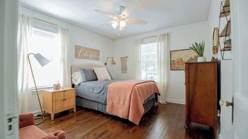3 habitaciones, tabla de planchar con plancha, cuna de viaje y wifi