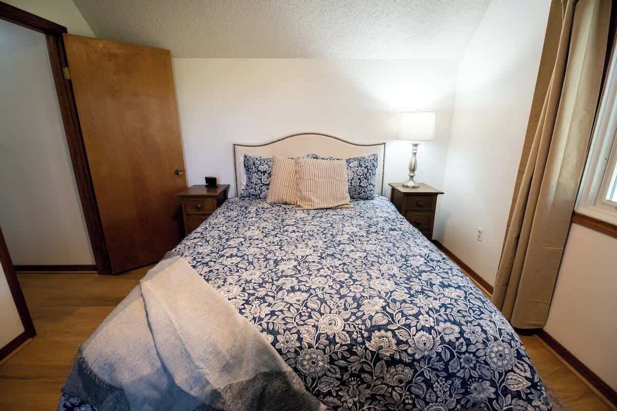 3 habitaciones, tabla de planchar con plancha, cuna de viaje y wifi 