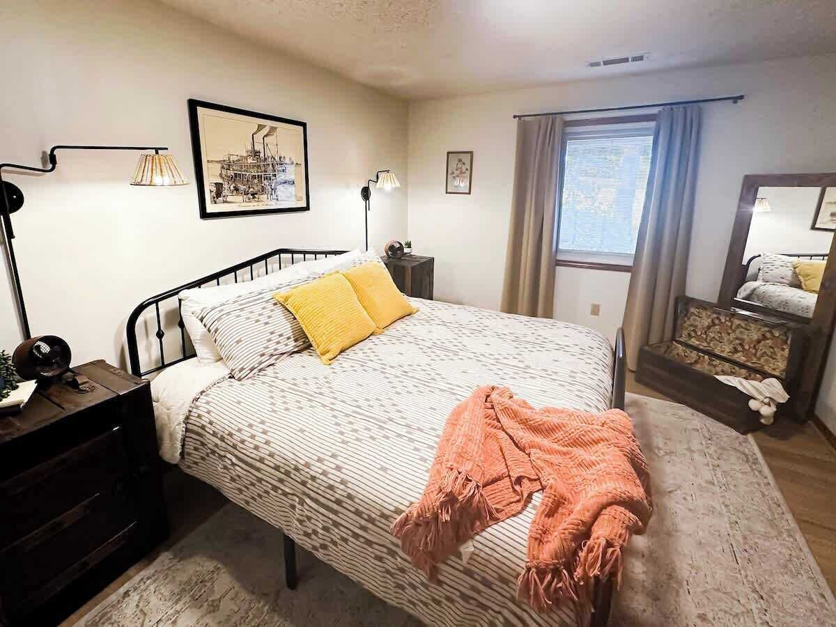 3 bedrooms, iron/ironing board, travel crib, WiFi