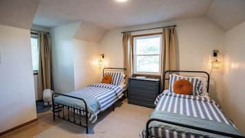 3 bedrooms, iron/ironing board, travel crib, WiFi