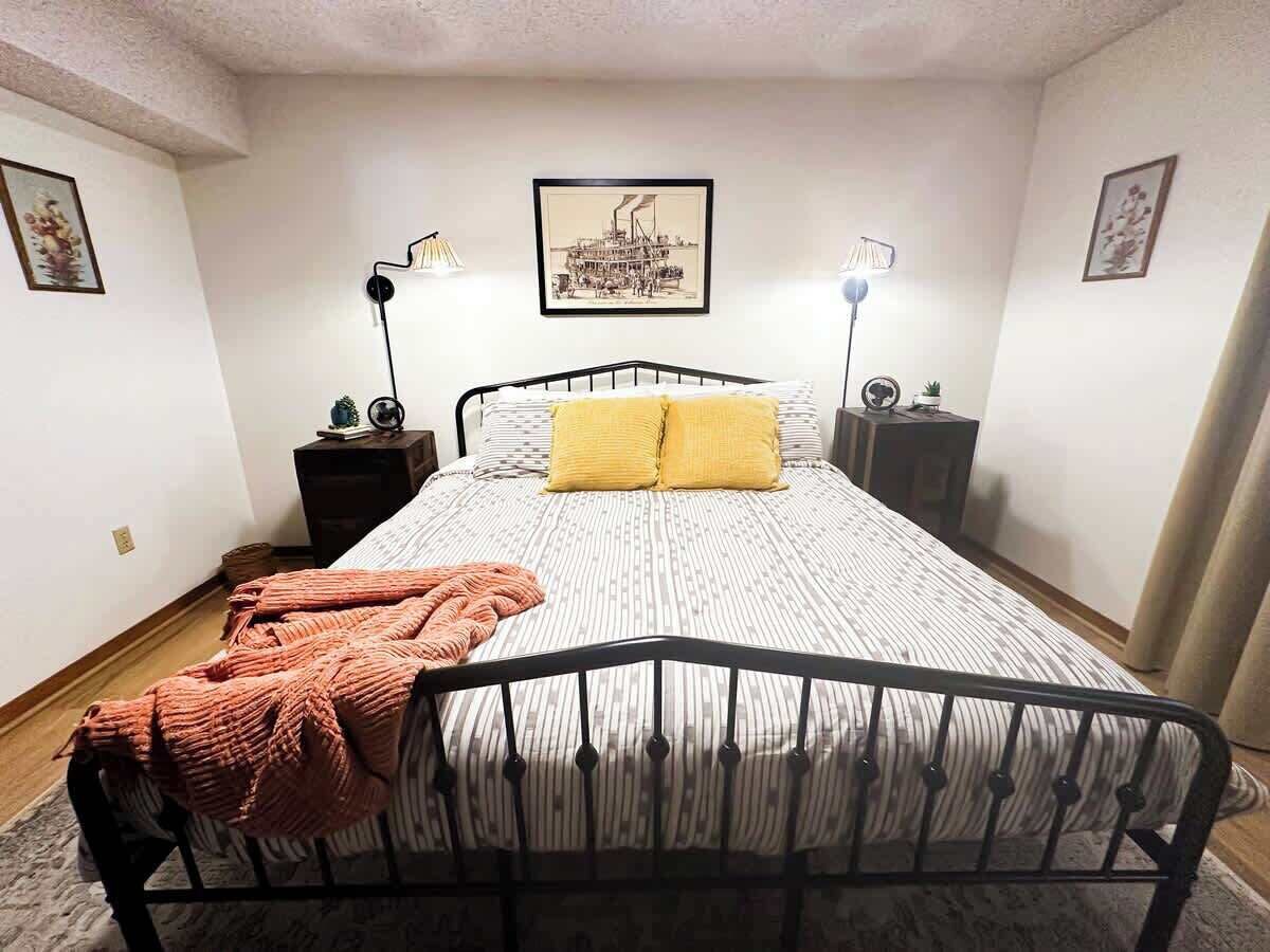 3 bedrooms, iron/ironing board, travel crib, WiFi