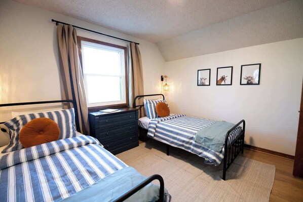3 bedrooms, iron/ironing board, travel cot, WiFi
