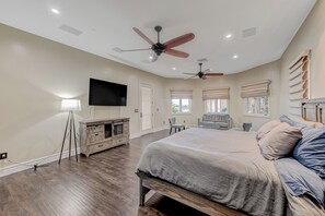 7 chambres, fer et planche à repasser, Wi-Fi, draps fournis