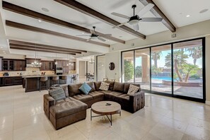 TV connectée, cheminée