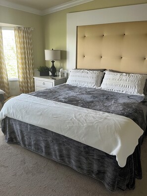 2 bedrooms, iron/ironing board, WiFi, bed sheets - 2-bedroom condo in awesome River Strand.  OFF SEASON RATES AVAILABLE! (Bradenton)