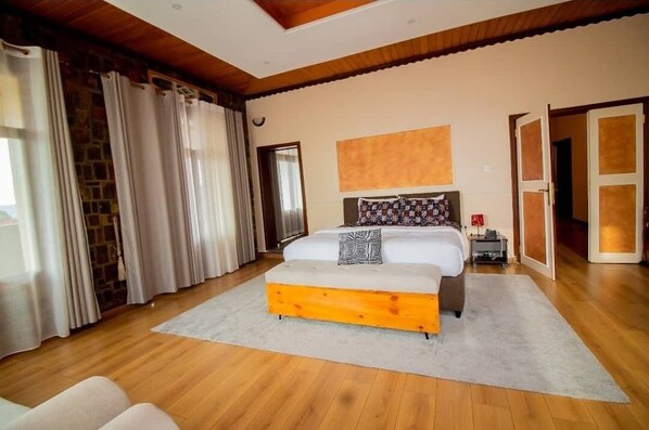 Superior Studio Suite, City View | 1 bedroom, free WiFi, bed sheets