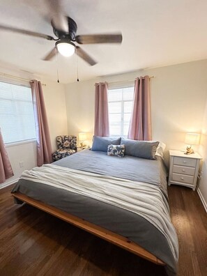 1 chambre, fer et planche à repasser, lit de bébé portatif, Wi-Fi