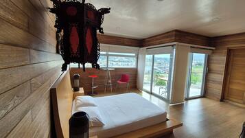 Japanese-style Room, 1 Double Bed, Lake View | Individually decorated, blackout drapes, free WiFi, bed sheets
