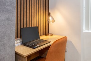 Interior - CollegeHouse-FREEParking&HighSpeedWIFI-Modern-Cosy (Whalley Range)