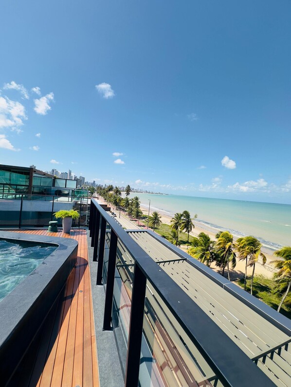 Property grounds - Luxurious and cozy beachfront flat. In front of Cabo Branco beach. (Cabo Branco João Pessoa)