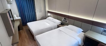 Qiyuan Yueding Business Hotel (Beijing Huilongguan East Street Subway Station)