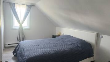 4 makuuhuonetta, silitysrauta/-lauta, Wi-Fi, vuodevaatteet