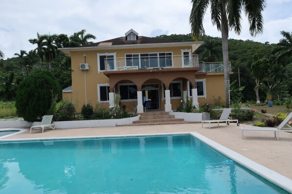 숙박 시설 정면