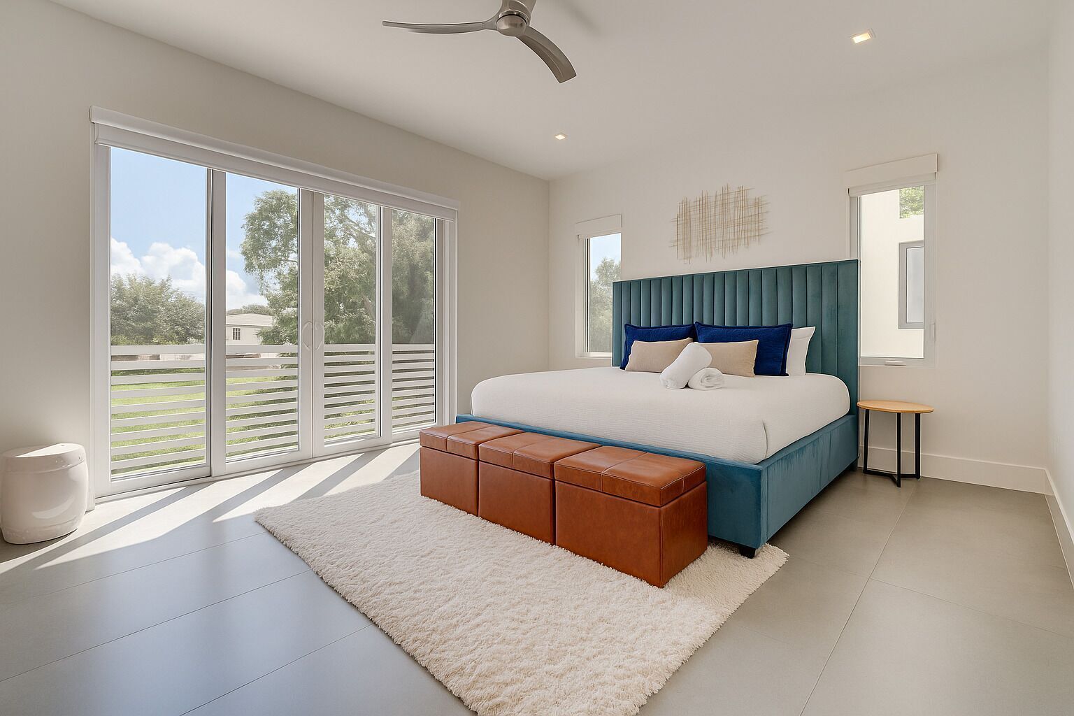 3 camere, una cassaforte in camera, una scrivania, ferro/asse da stiro