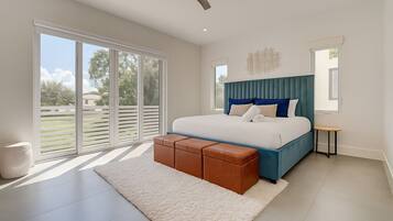 3 camere, una cassaforte in camera, una scrivania, ferro/asse da stiro