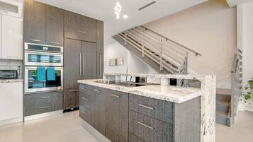 Fridge, microwave, oven, stovetop