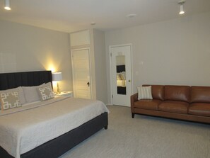 Standard Room | Iron/ironing board, free WiFi