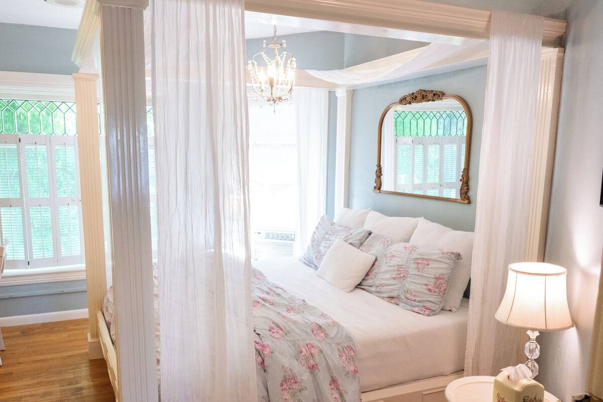 Chambre Deluxe, vue sur le jardin | Fer et planche à repasser, accès au Wi-Fi (inclus)