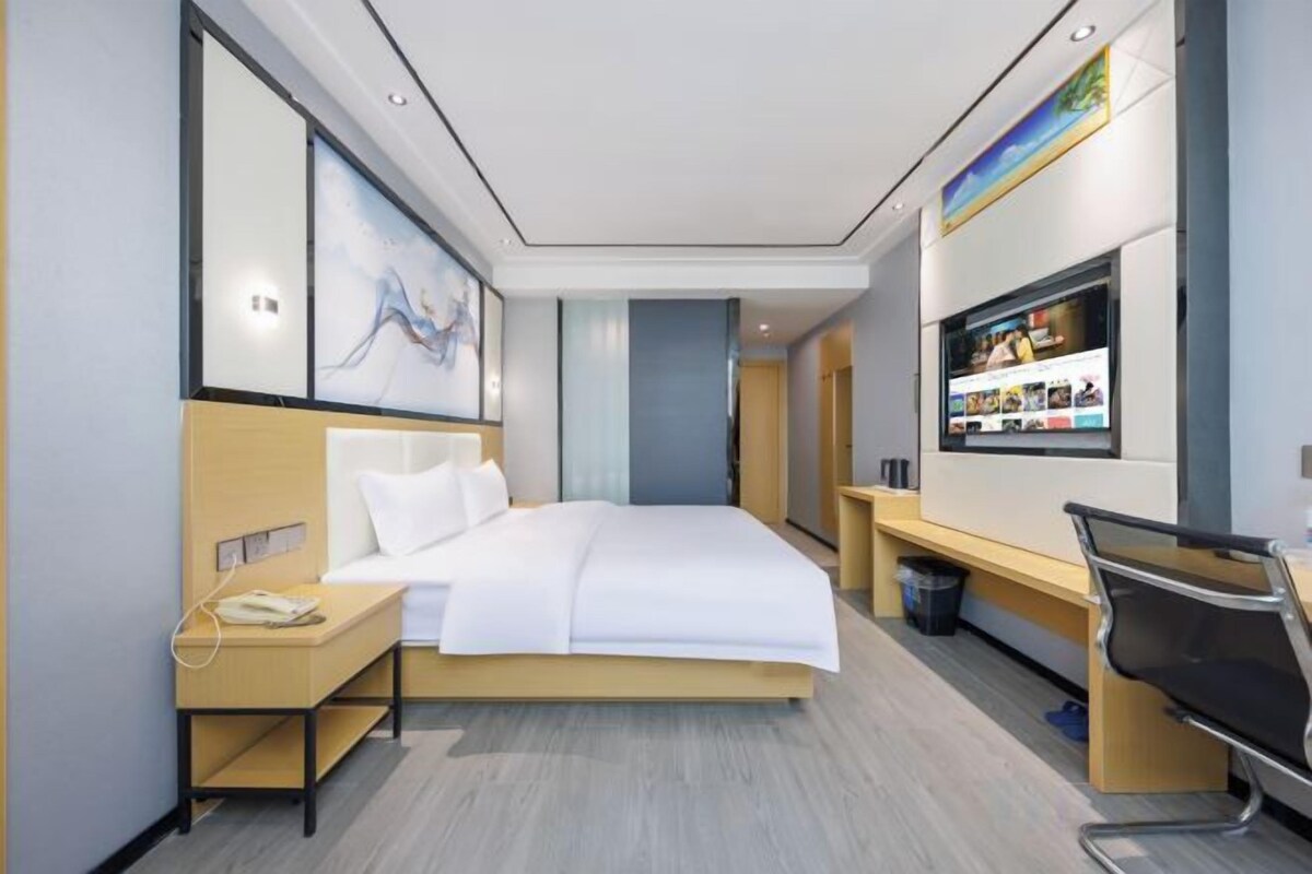 Lizhi Yaju City-View Double Bed Room