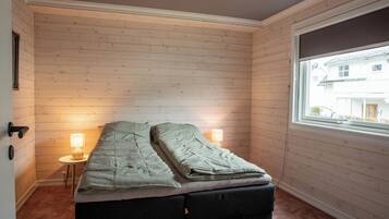 3 bedrooms, WiFi, bed sheets