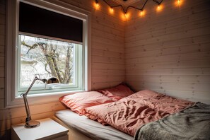 3 bedrooms, WiFi, bed sheets