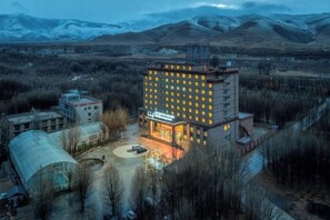 Unclassified image, 2 of 50, button - Lia Daocheng Resort (Daocheng County)
