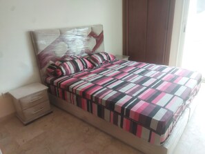 2 habitaciones, tabla de planchar con plancha, wifi y ropa de cama 