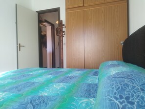 1 bedroom, iron/ironing board, bed sheets