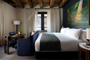Noble Fir Studio King | Street view - Populus Seattle (Seattle)