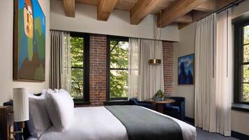 Douglas Fir Studio King | Street view