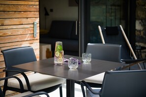 Dining - Artes Apartment Ruj with Free Hot Tub & Sauna (Branik)