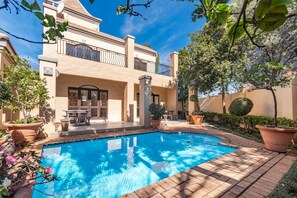 Pool - Cozy Corner (Sandton)