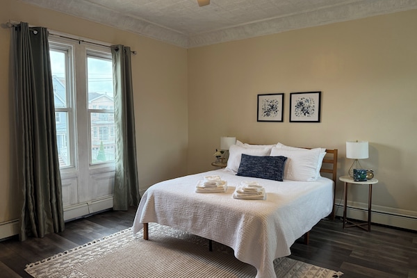 3 bedrooms, iron/ironing board, travel crib, WiFi