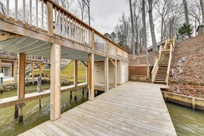 Property grounds - Lakefront Retreat w/ Dock, Patio & Grill in Bracey (Bracey)