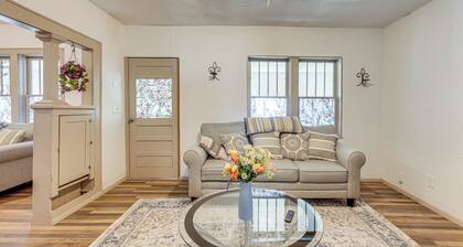 Mountain Views: Peaceful Aguilar Getaway!