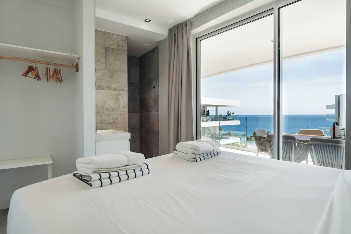 Departamento de lujo, 3 habitaciones, vista al mar | 3 habitaciones, tabla de planchar con plancha y wifi gratis