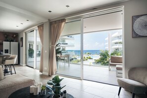 ONE Mambo 22 | Living area