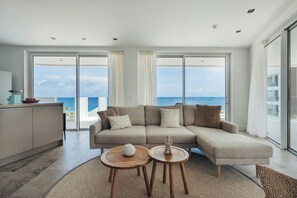 Onemambo35 | リビング エリア | 薄型テレビ